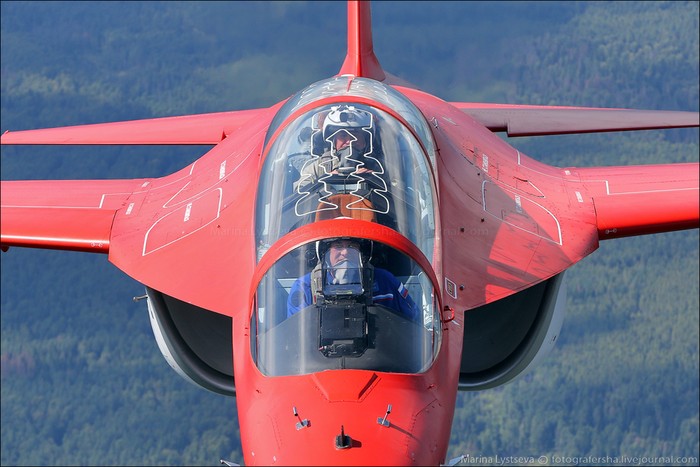 Màu sơn đỏ của Yak-130 nâng cấp rất ấn tượng